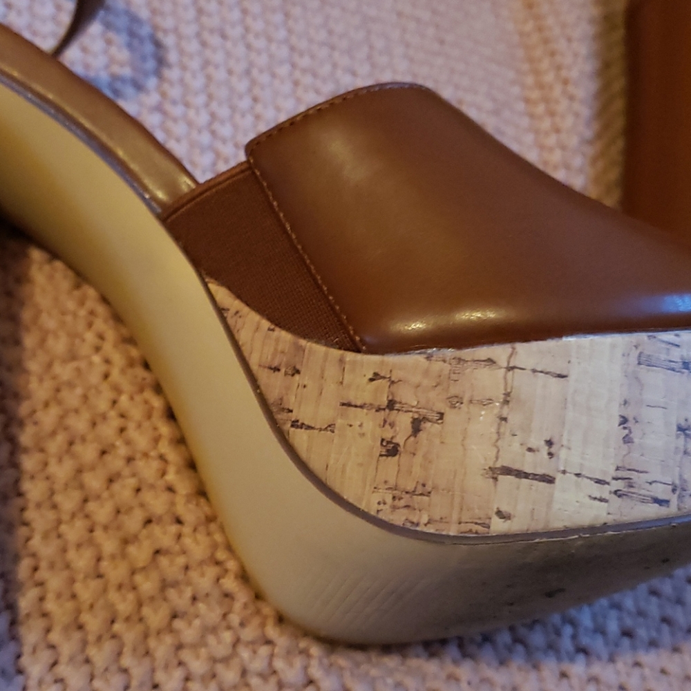 Heels - Picture 8 of 8